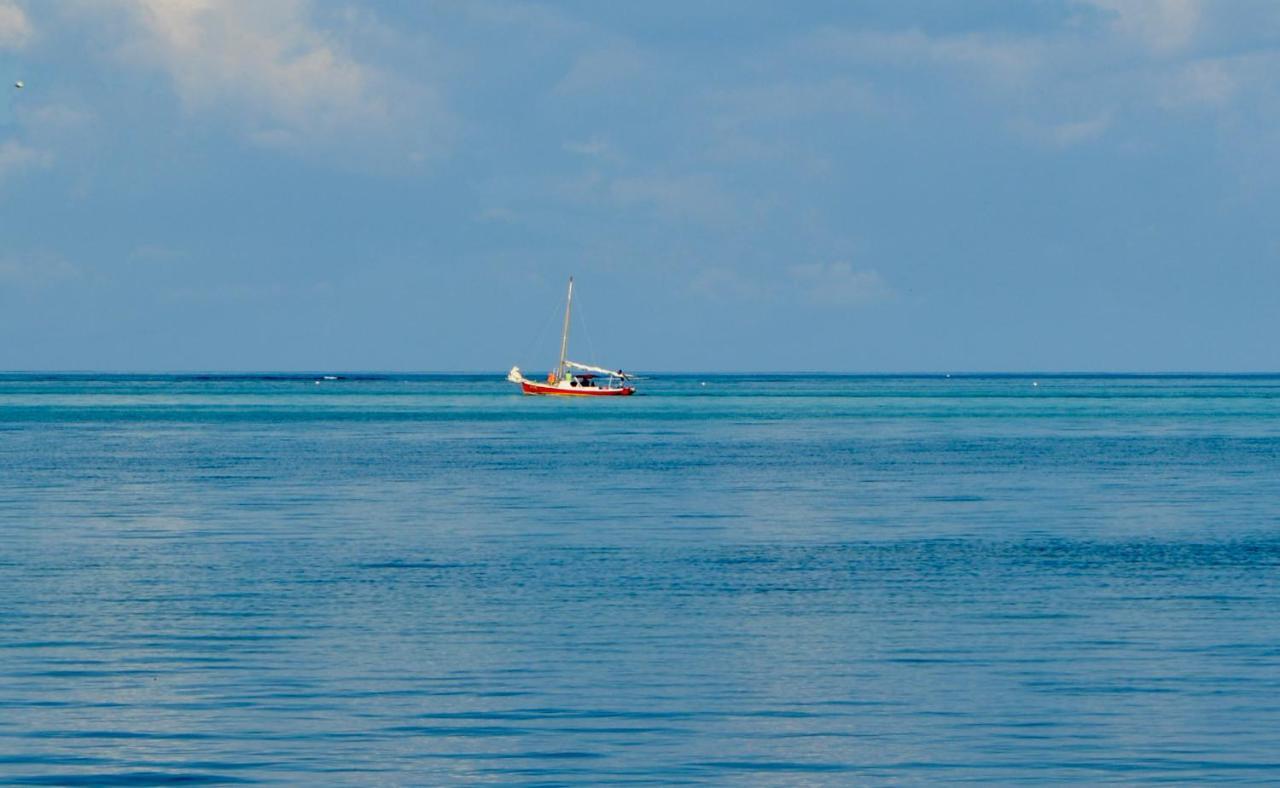 Xanadu Island Resort San Pedro  Eksteriør bilde