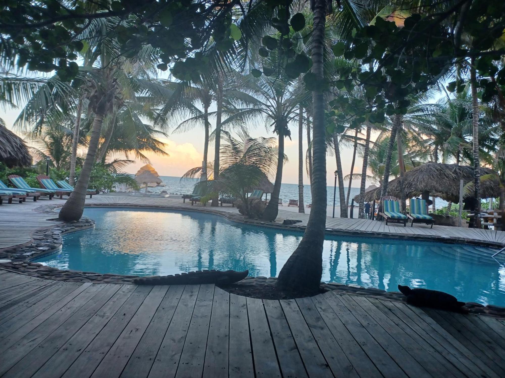 Xanadu Island Resort San Pedro  Eksteriør bilde
