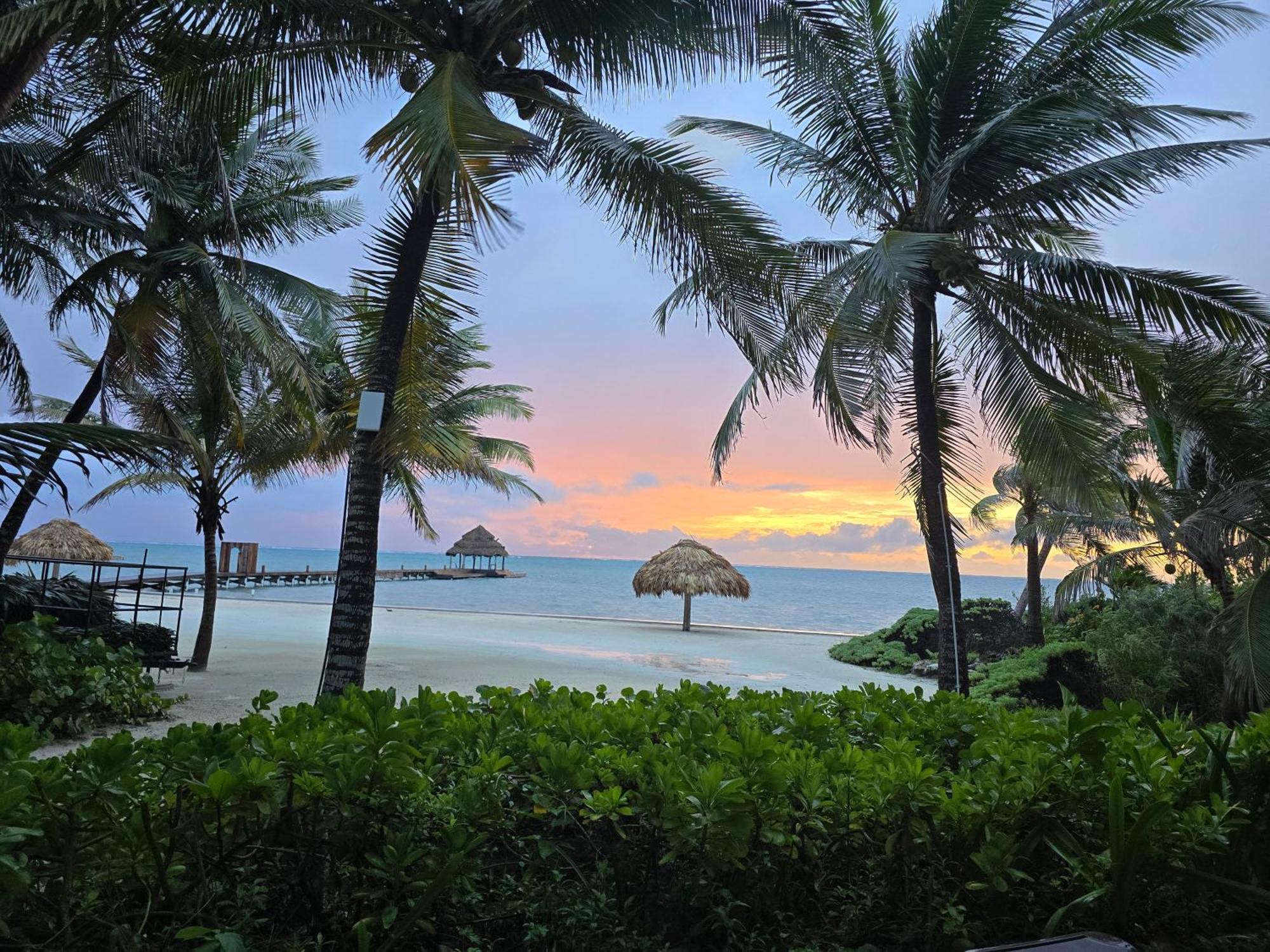 Xanadu Island Resort San Pedro  Eksteriør bilde